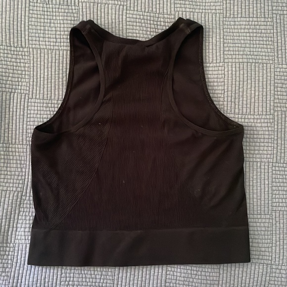 H&M Cropped Sport Top - Picture 2 of 3